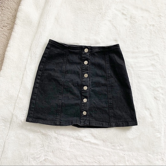 PARE | basic black button down skirt - Picture 4 of 9